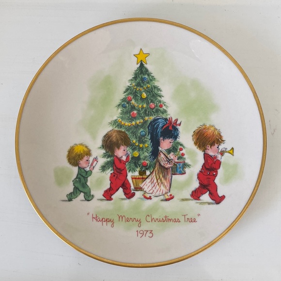 1973 Moppets Christmas Gorham China Collectible Plate 8.5” - Picture 1 of 5